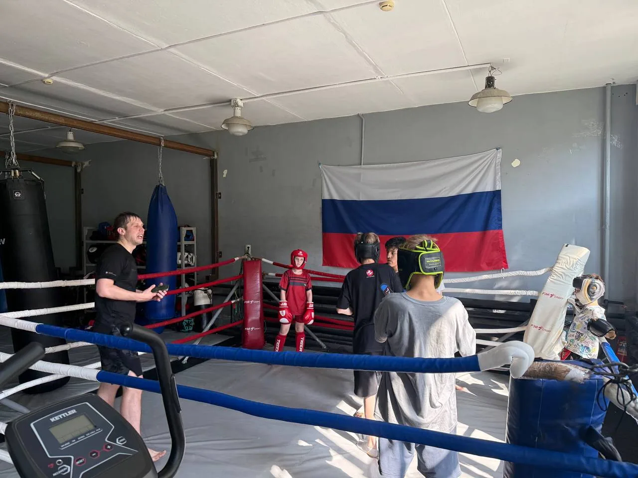 Профессиональный ринг в зале ZHURAVLEV TEAM