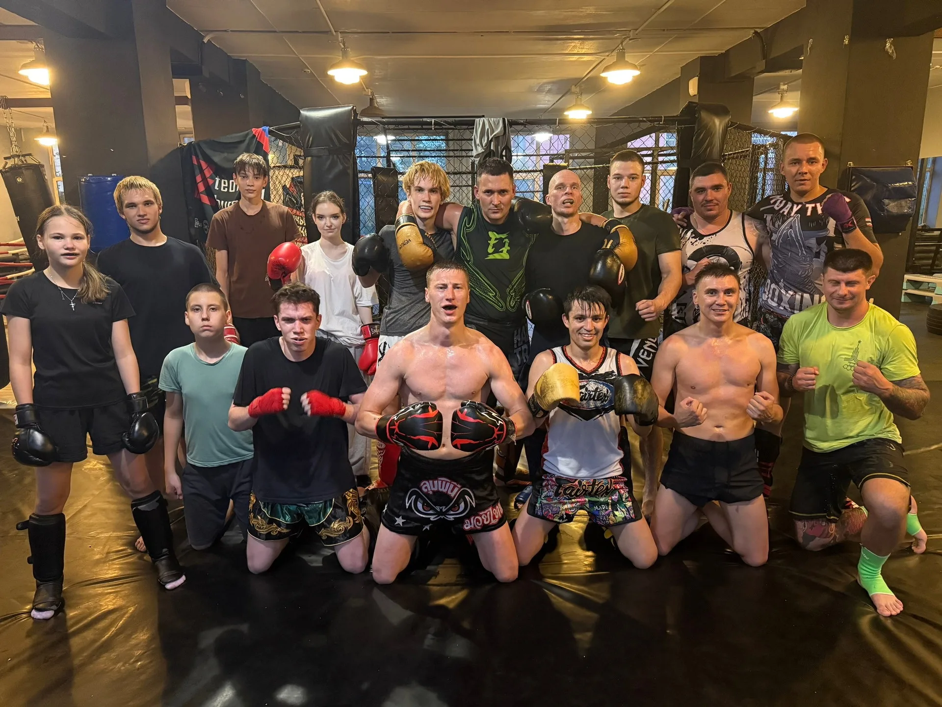 Взрослая группа ZHURAVLEV TEAM после тренировки